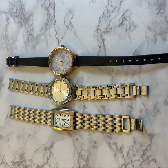 Lot of 32 Bracelets & 3 Untested Watches - Picture 2 of 9